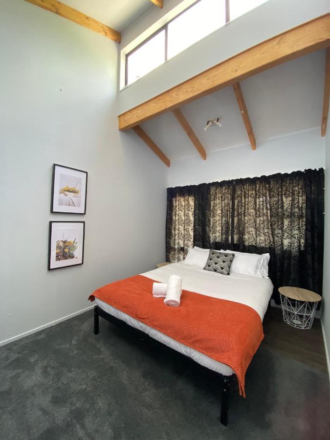 Motuoapa Bay Chalets 투랑가이 외부 사진